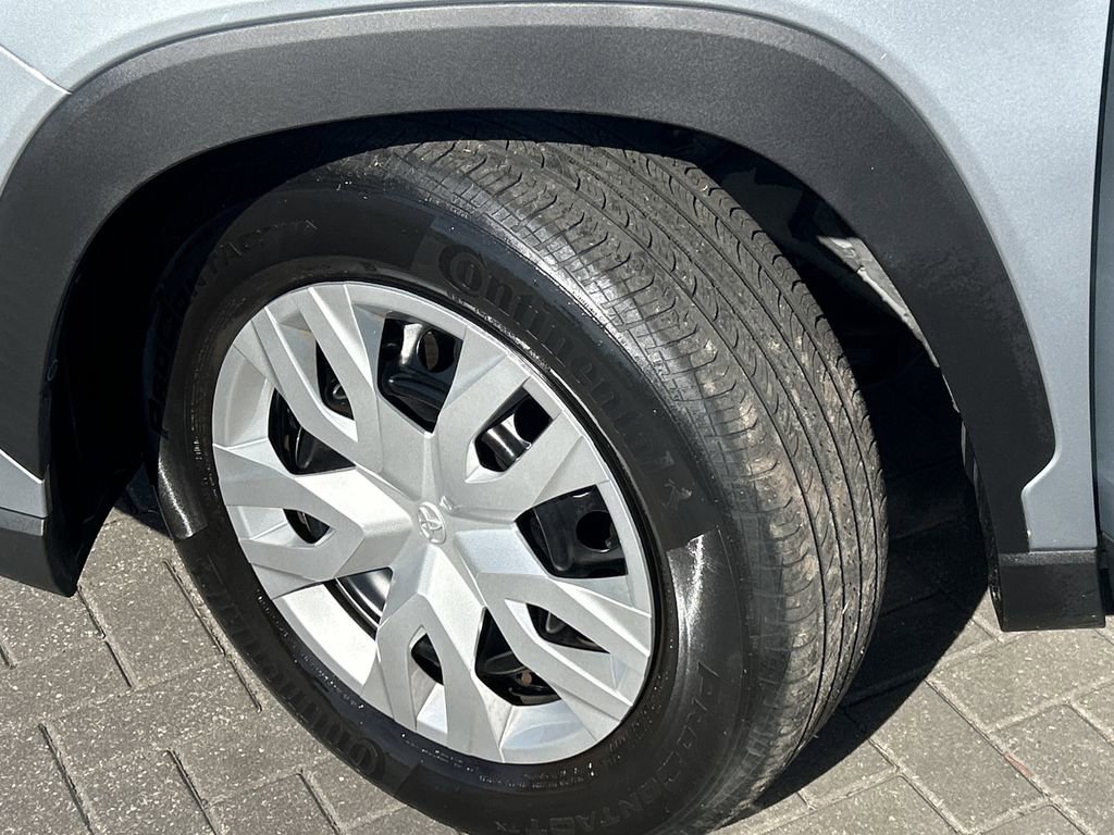 Used 2023 Toyota Corolla Cross L image 26