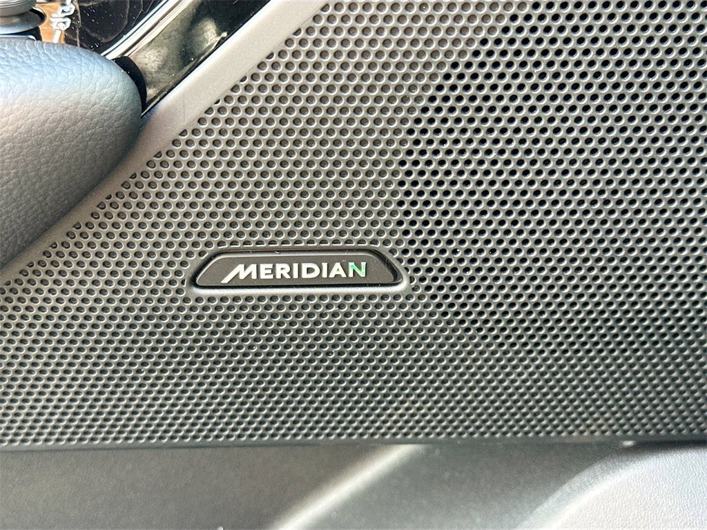 Used 2020 Land Rover Range Rover Velar R-Dynamic S image 20