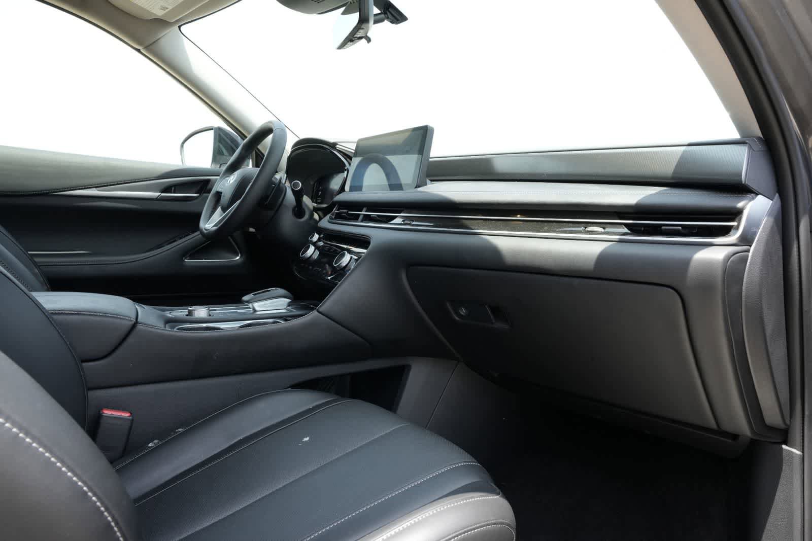Certified 2025 INFINITI QX60 Luxe w/ Vision Package FWD image 22
