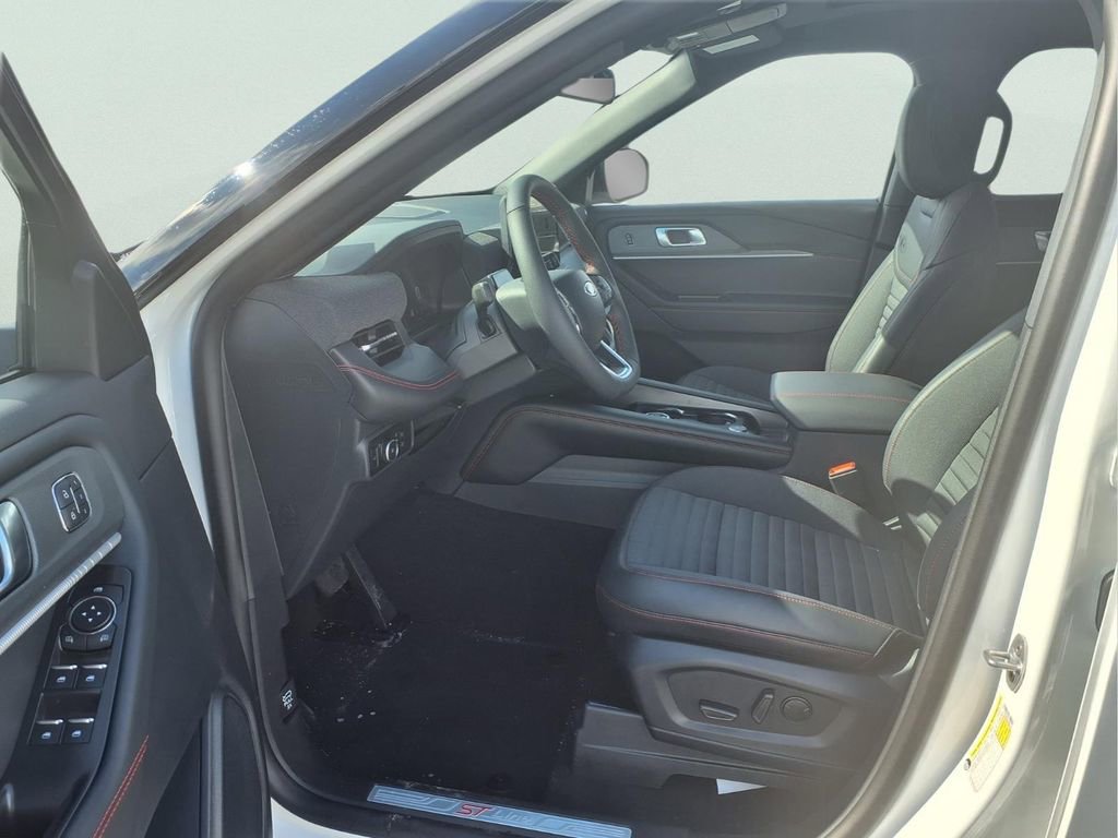 New 2026 Ford Explorer ST-Line w/ ST-Line Street Pack image 18