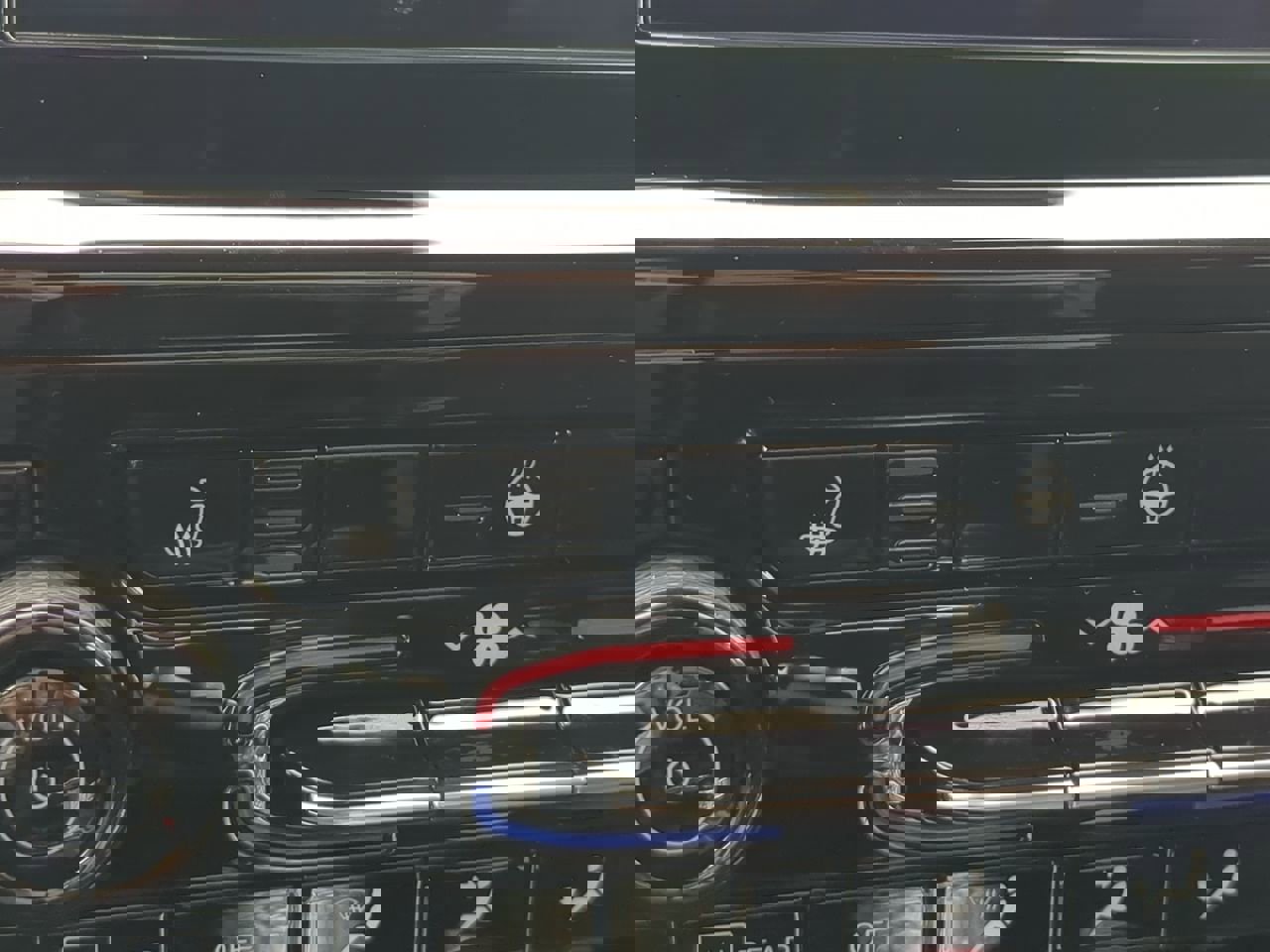 New 2025 Jeep Grand Cherokee Laredo X w/ Luxury Tech Group I image 21