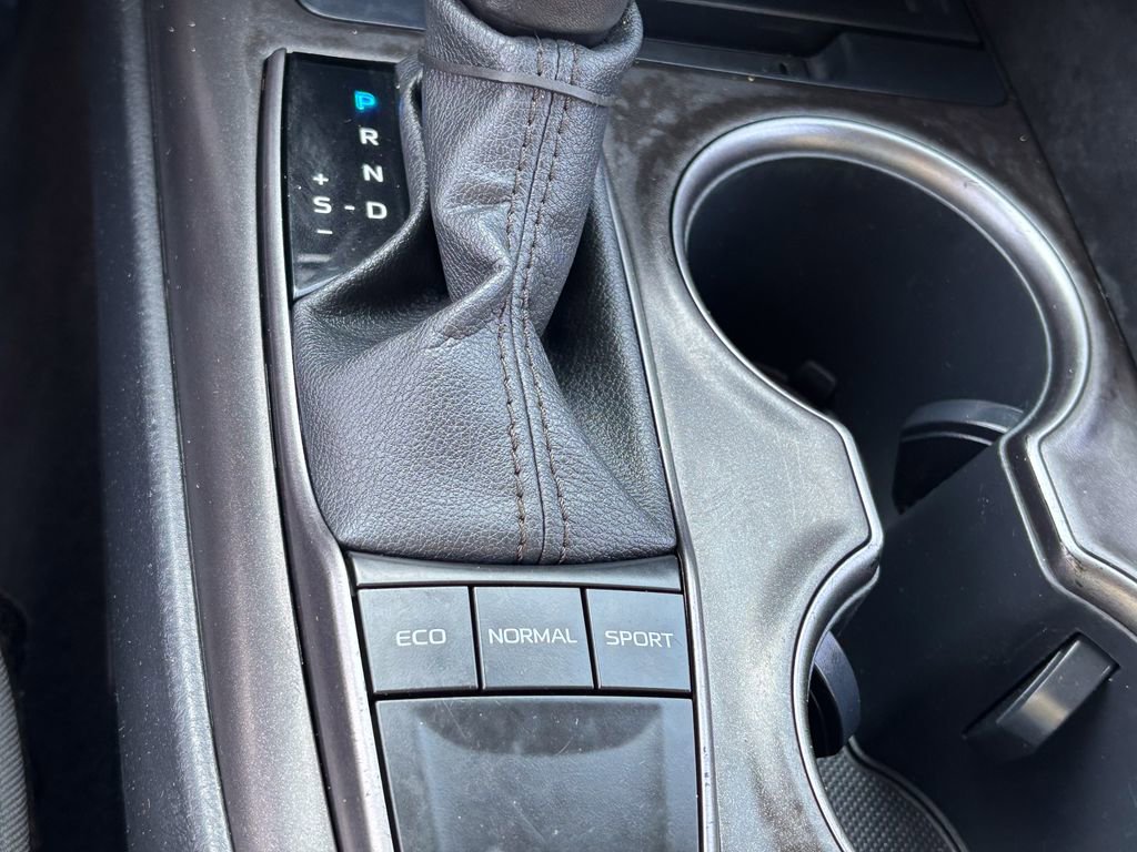 Used 2023 Toyota Camry SE FWD image 24