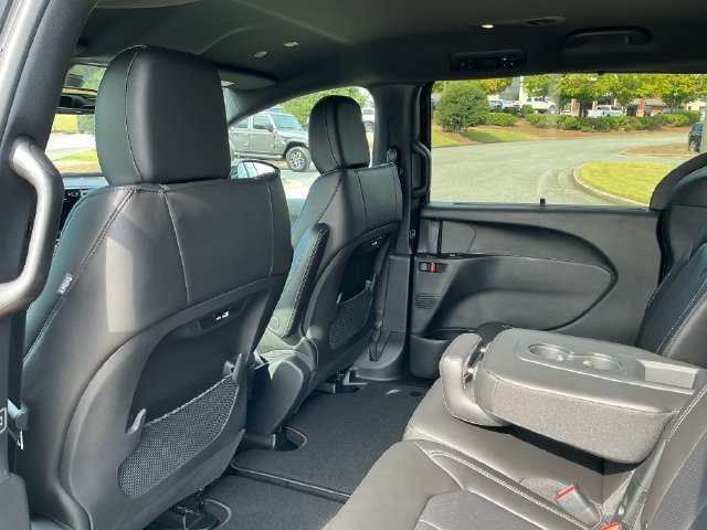 New 2027 Chrysler Pacifica Select FWD image 26