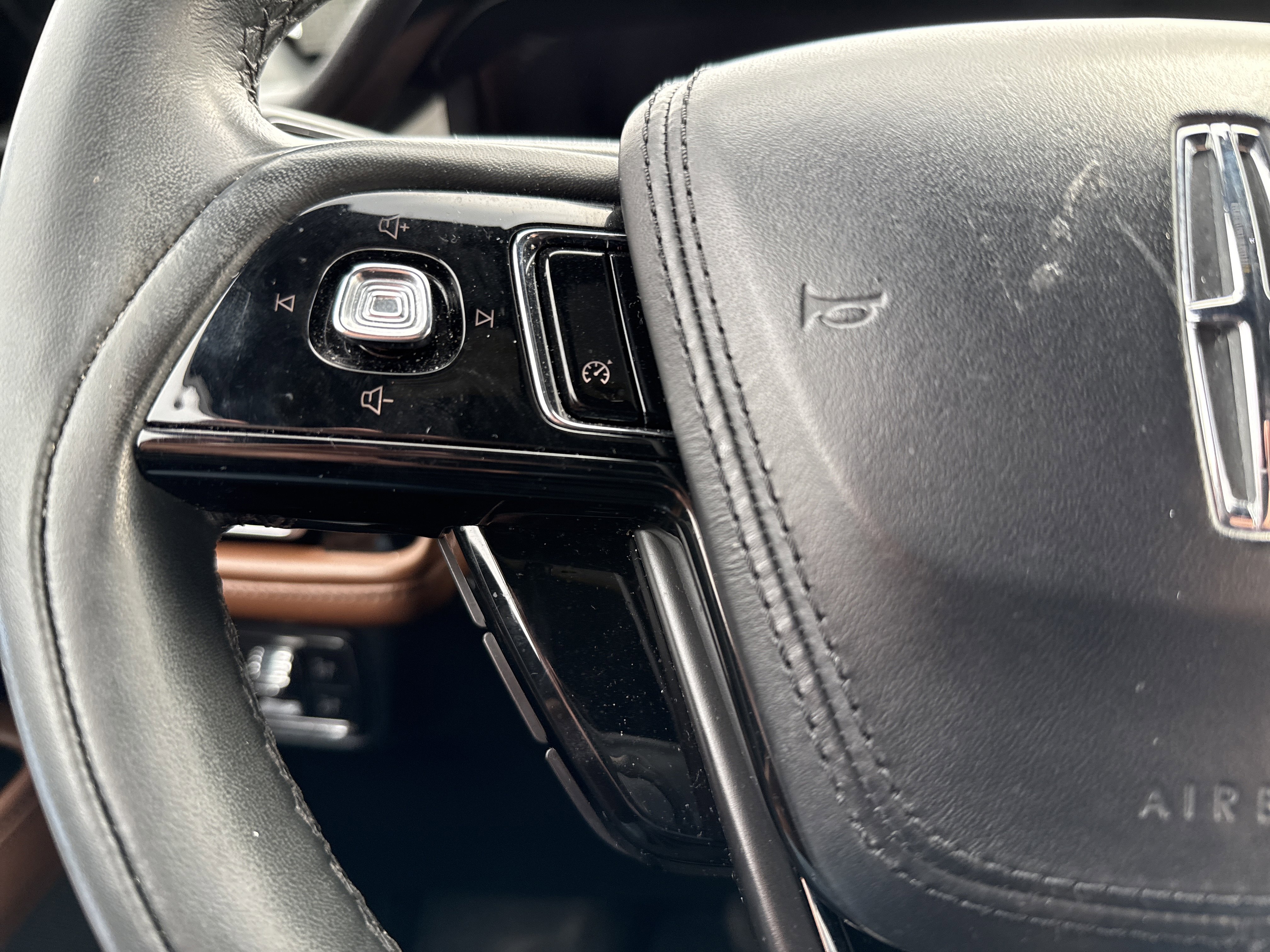 Used 2021 Lincoln Aviator Reserve w/ Elements Package Plus image 19