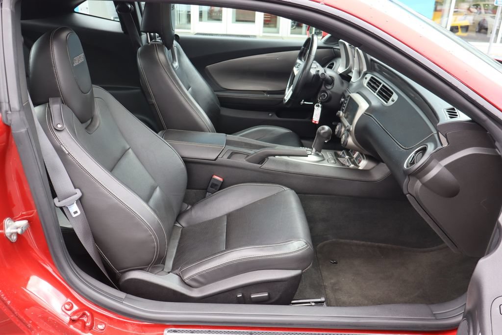 Used 2015 Chevrolet Camaro SS w/ RS Package RWD image 17