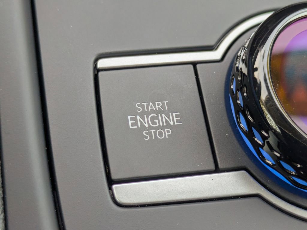 Certified 2025 Volkswagen Tiguan S image 27