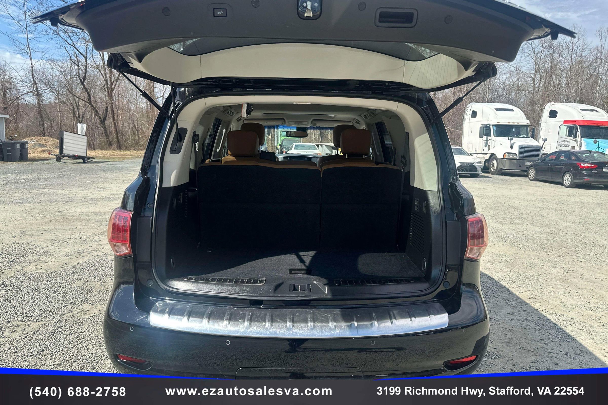 Used 2016 INFINITI QX80 4WD w/ Signature Edition Package image 11