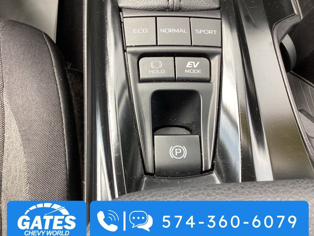 Used 2025 Toyota Camry LE FWD image 29