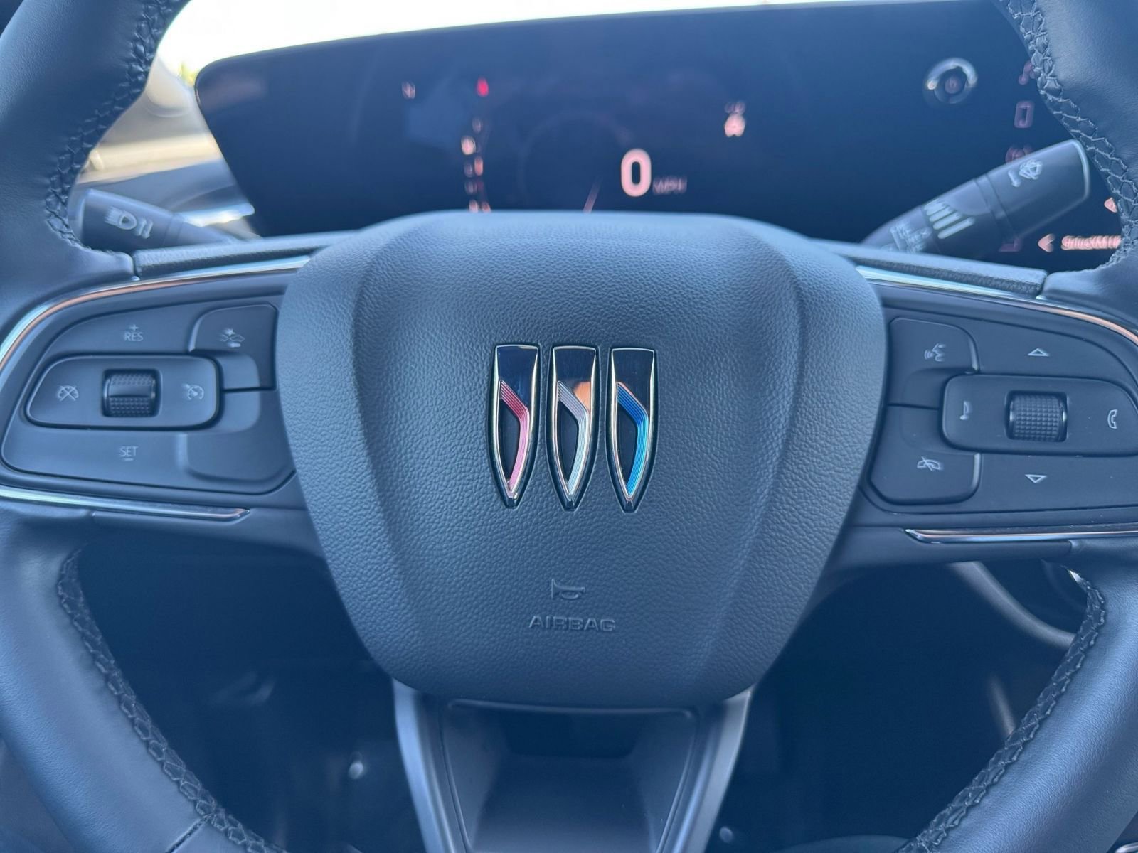 Used 2025 Buick Envista Sport Touring image 27