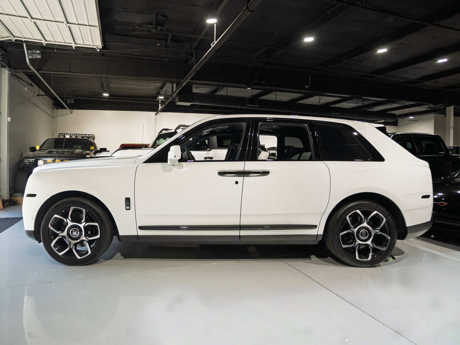 Used 2024 Rolls-Royce Cullinan Black Badge image 8