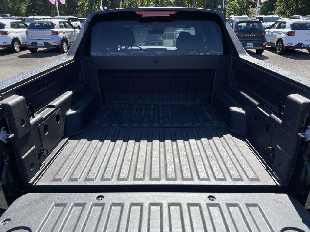 Certified 2025 Hyundai Santa Cruz SE FWD image 8