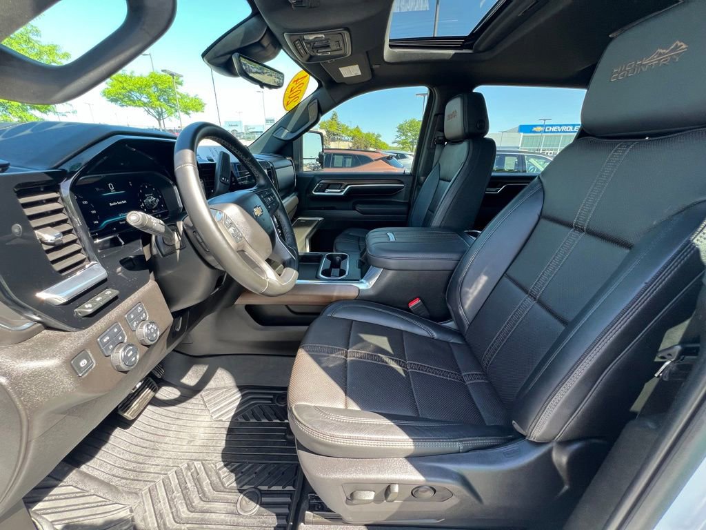 Used 2024 Chevrolet Silverado 2500 High Country w/ High Country Premium Package AWD/4WD image 18