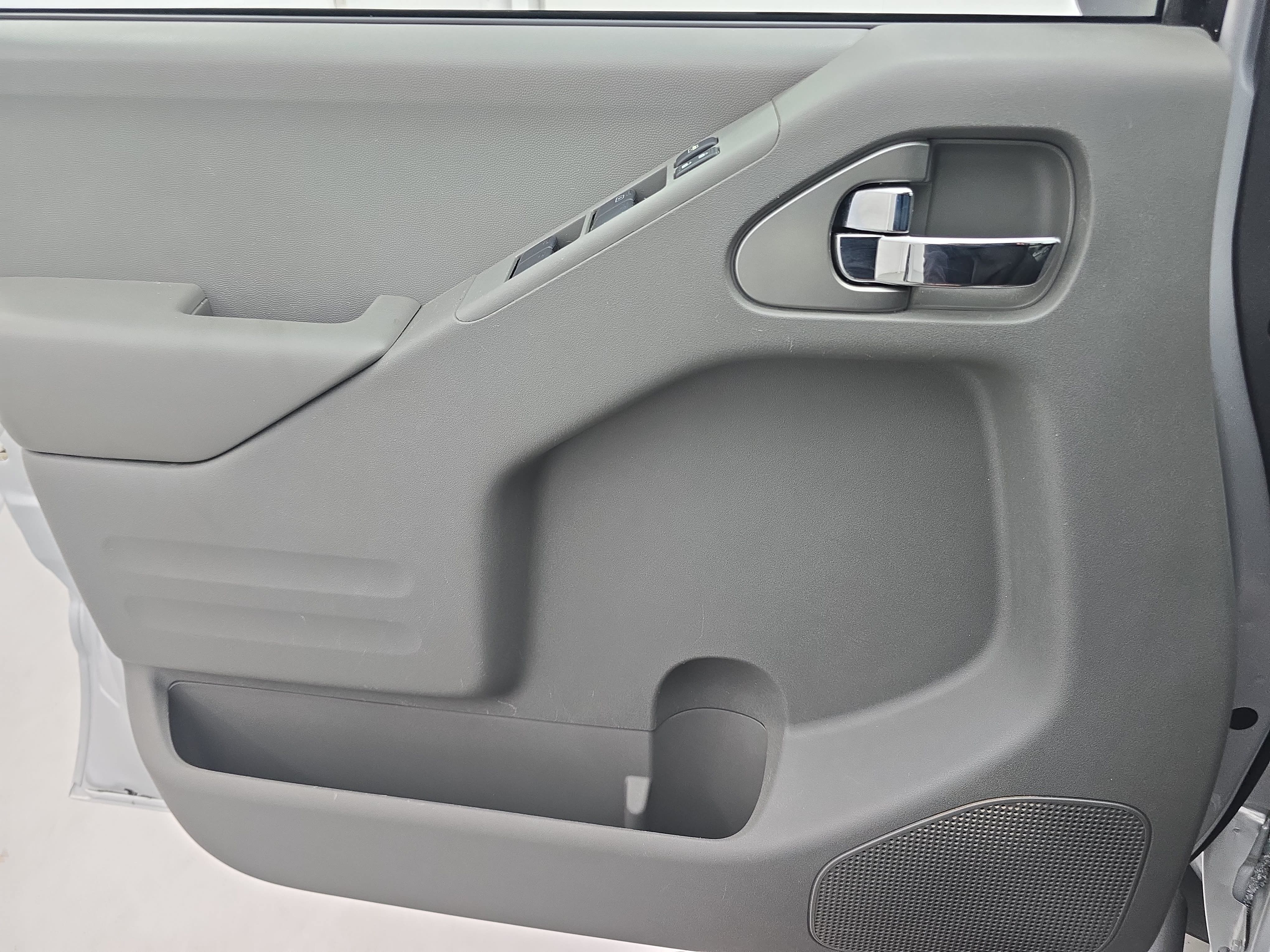 Certified 2020 Nissan Frontier SV RWD image 25