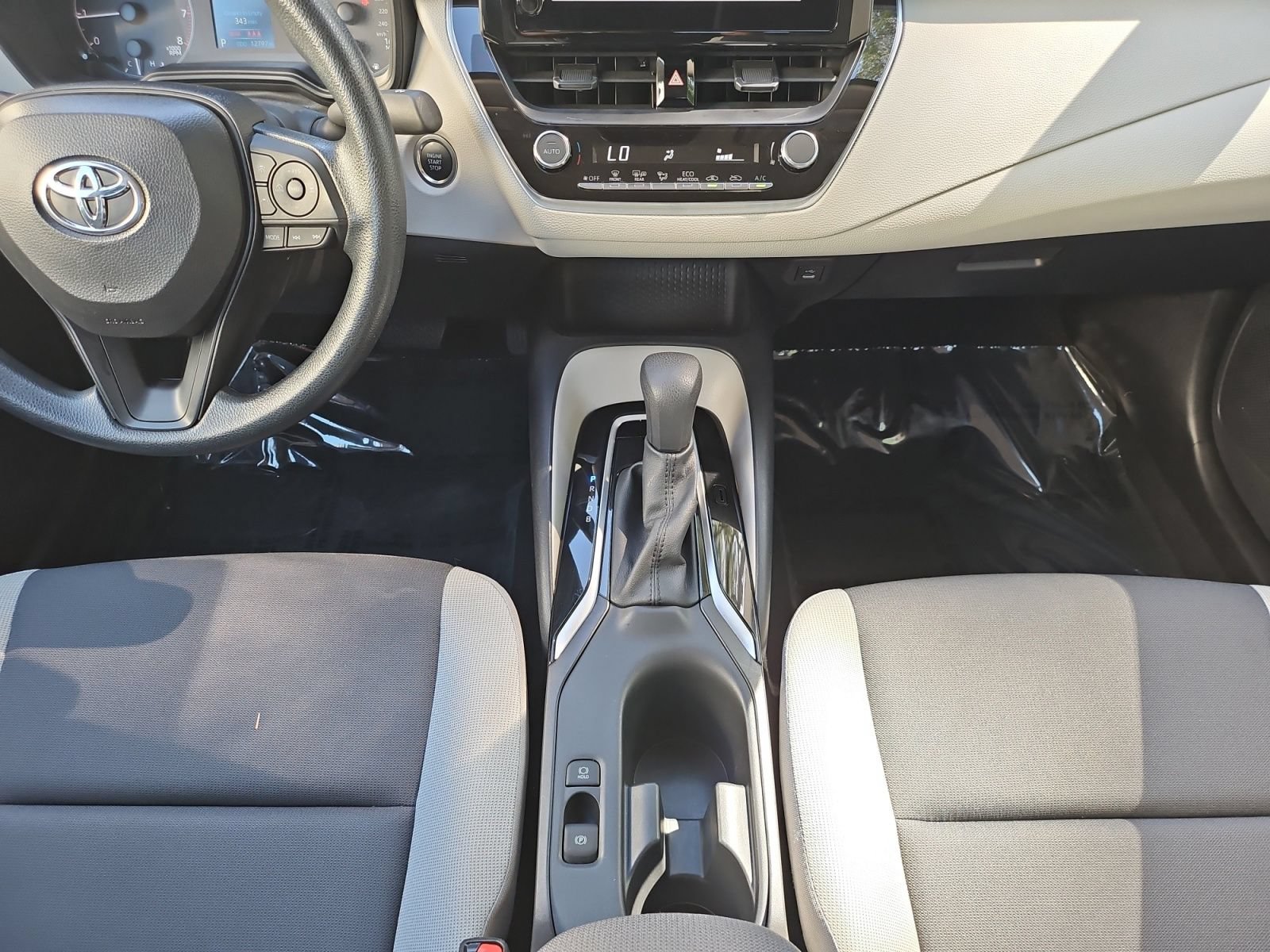 Used 2025 Toyota Corolla LE w/ Convenience Package FWD image 31