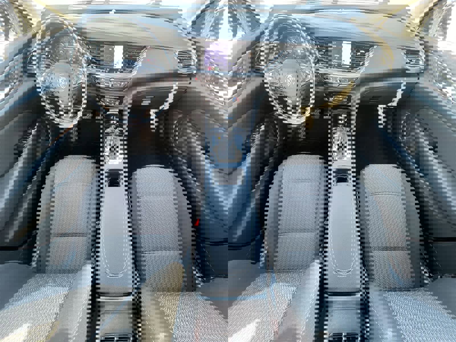 Used 2018 Buick Regal Preferred w/ Sights and Sounds Package image 15