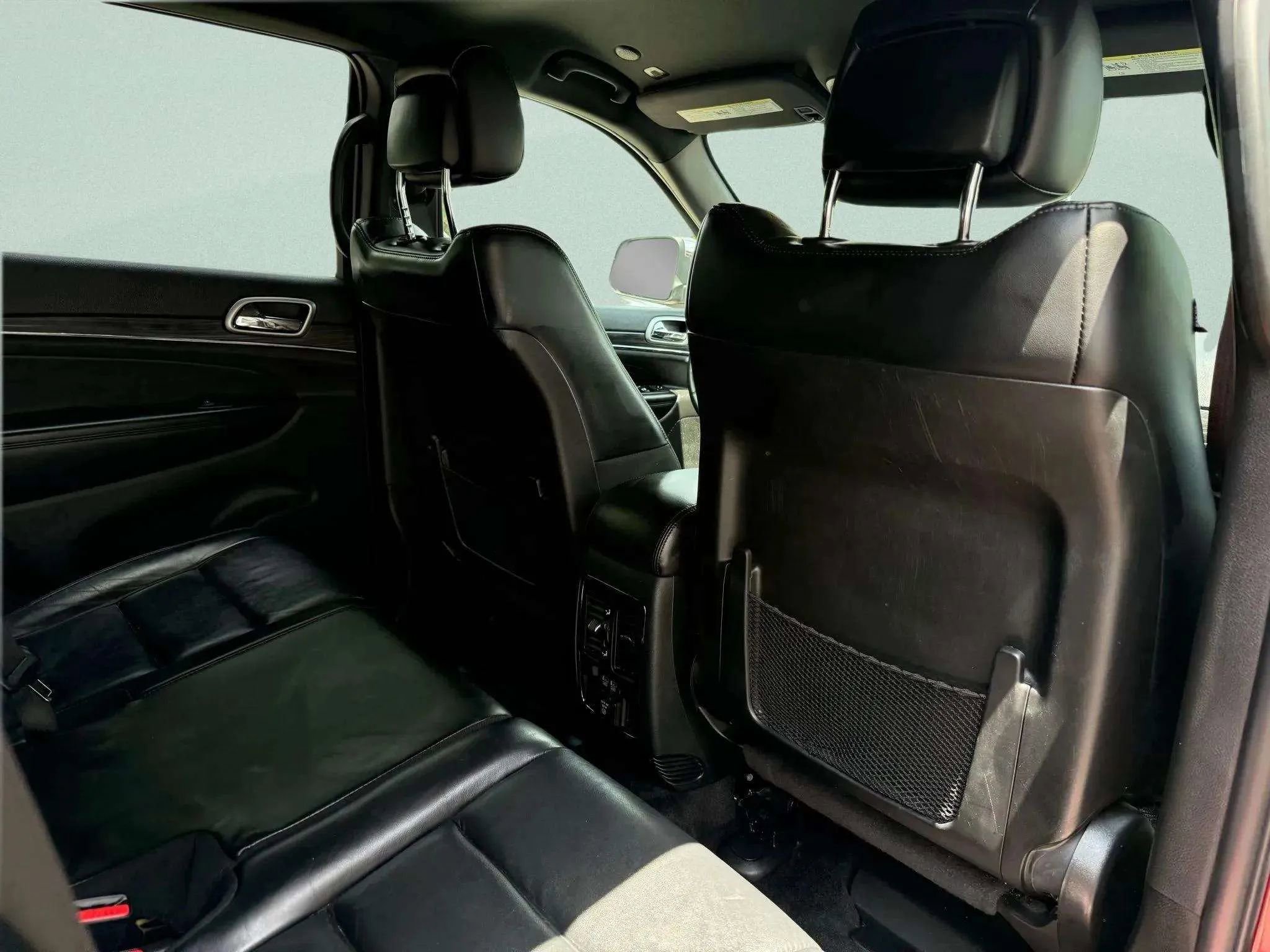 Used 2019 Jeep Grand Cherokee Limited image 12