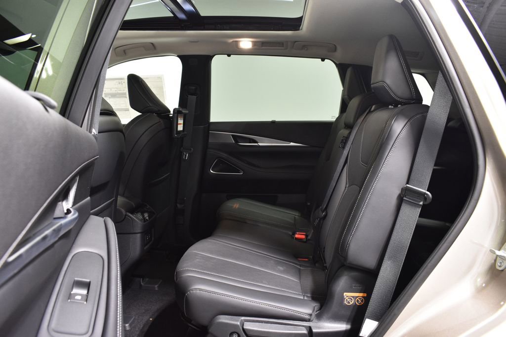 New 2026 INFINITI QX60 Luxe w/ Family Package image 28