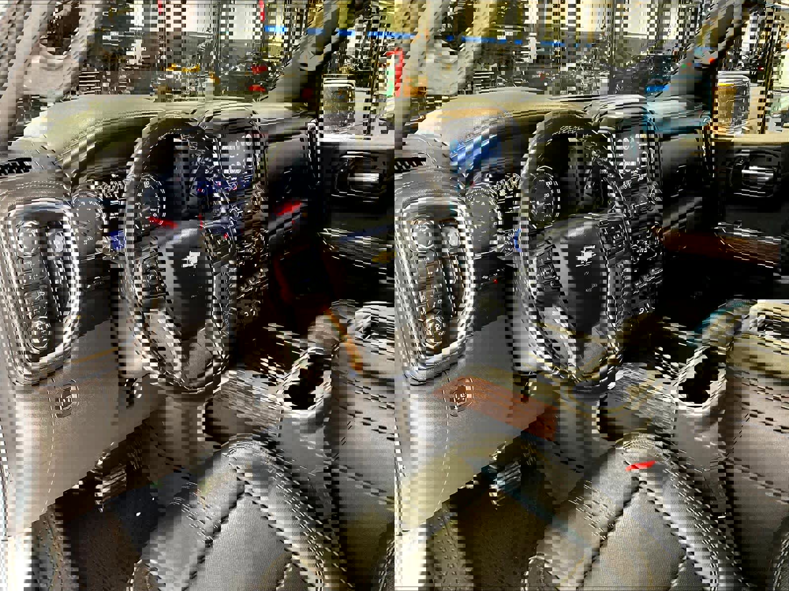 Used 2020 Chevrolet Silverado 1500 High Country w/ Technology Package image 8