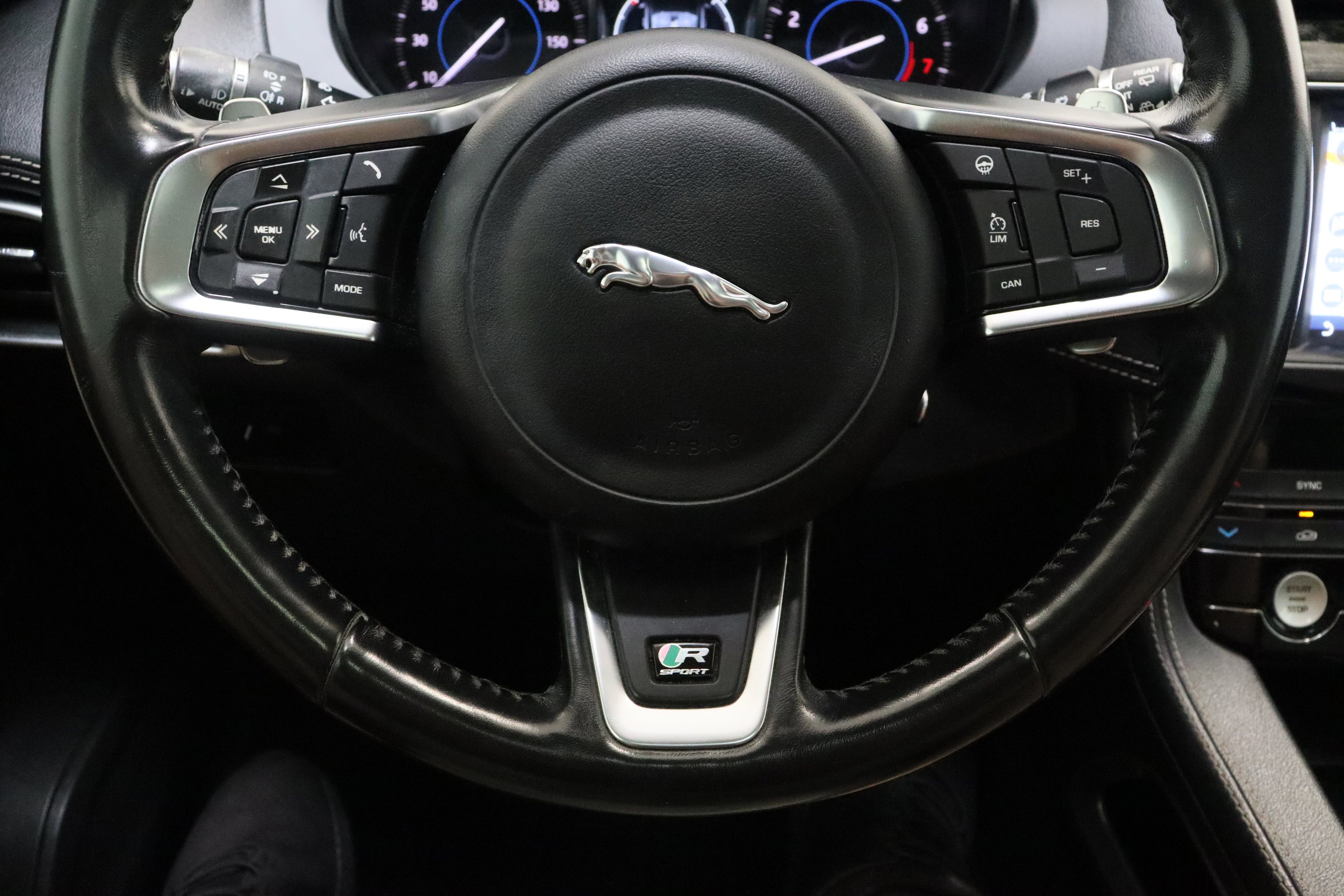 Used 2018 Jaguar F-PACE R-Sport AWD/4WD image 24