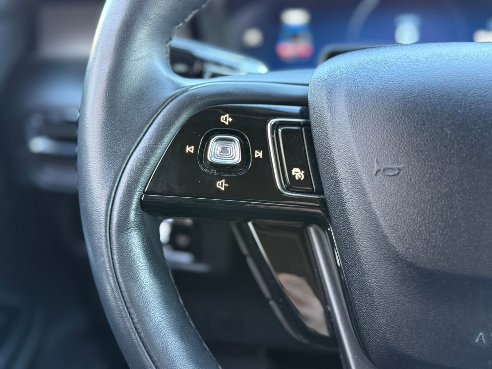 Used 2023 Lincoln Corsair Reserve w/ Equipment Group 202A image 20