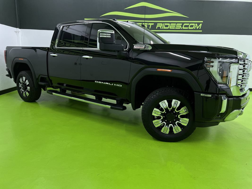 Used 2025 GMC Sierra 3500 Denali w/ Denali Reserve Package AWD/4WD image 1