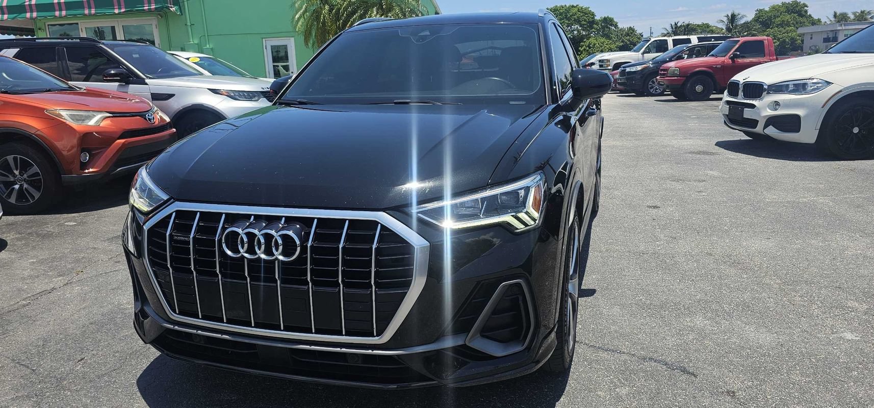 Used 2020 Audi Q3 2.0T Premium Plus w/ Premium Plus Package AWD/4WD image 8
