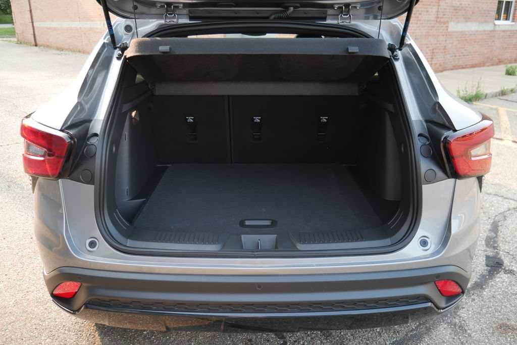 New 2026 Chevrolet Trax RS w/ Sunroof Package FWD image 8