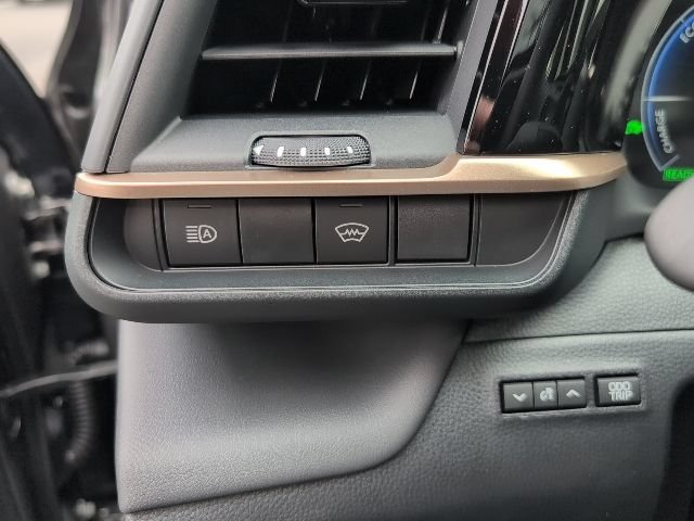 New 2026 Toyota Crown Platinum AWD/4WD image 15