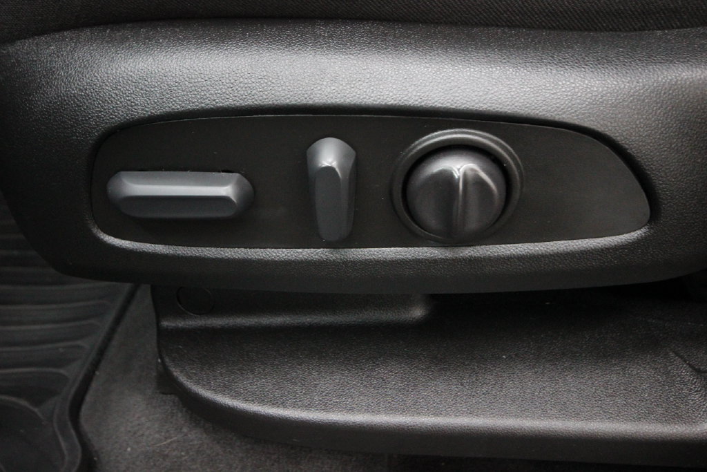 Used 2023 Chevrolet Traverse LT FWD image 15