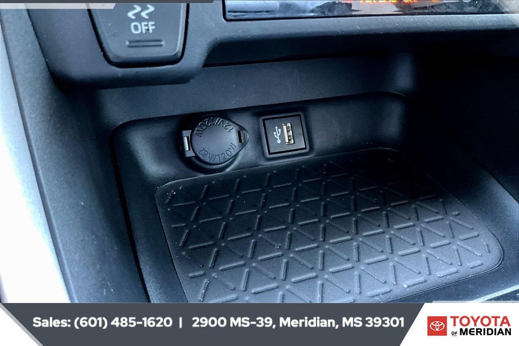 Used 2024 Toyota RAV4 XLE Premium image 23