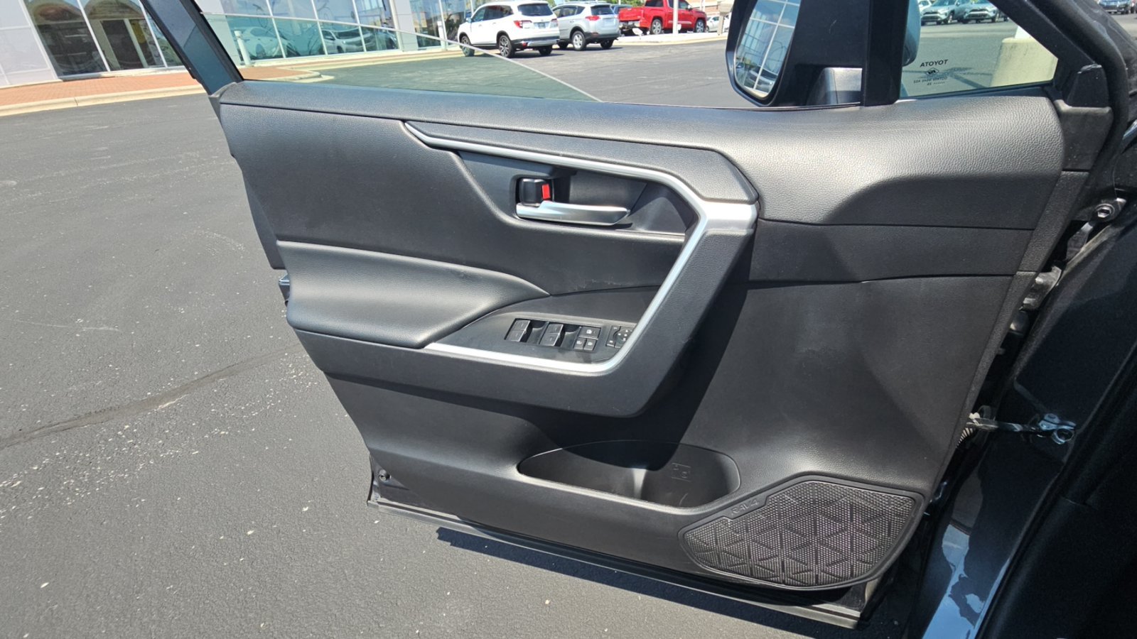 Certified 2025 Toyota RAV4 XLE AWD/4WD image 23