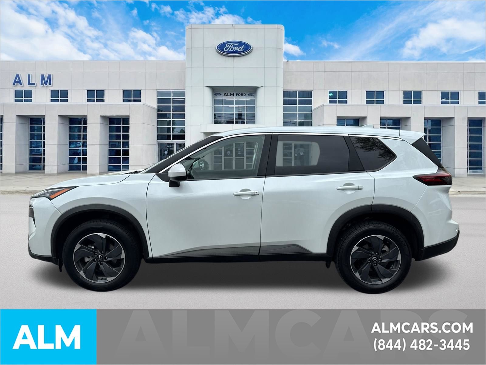 Used 2025 Nissan Rogue SV FWD image 9