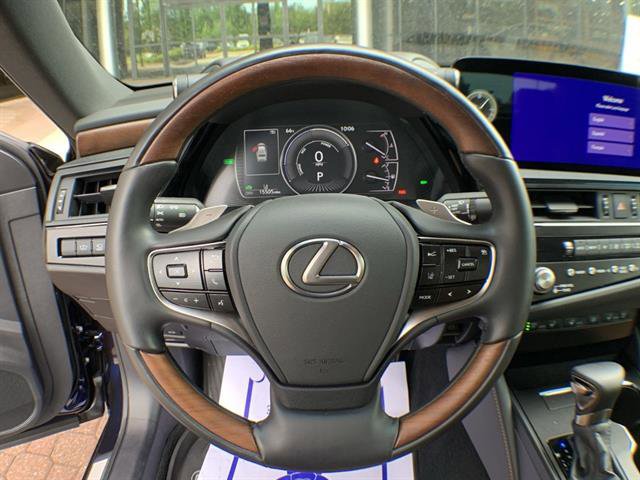 Certified 2025 Lexus ES 300h Ultra Luxury w/ Accessory Package (Z2) FWD image 14