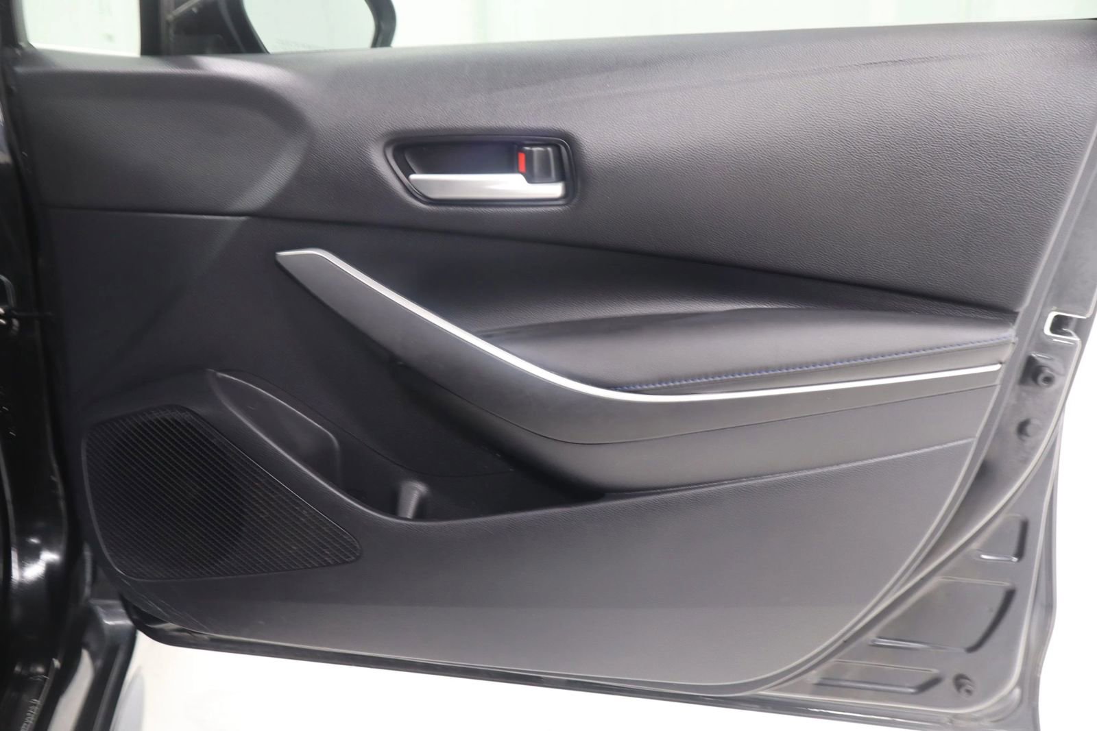 Used 2022 Toyota Corolla SE image 32