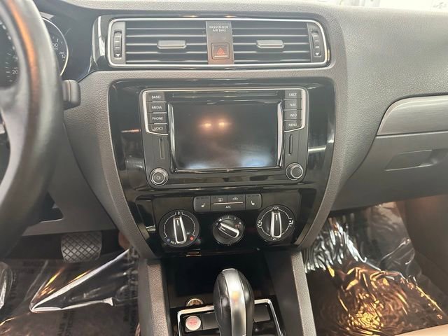 Used 2016 Volkswagen Jetta Sport w/ Lighting Package FWD image 5