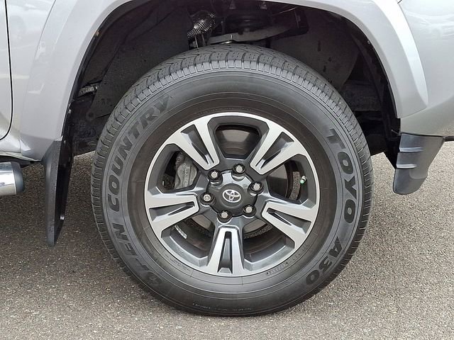Used 2018 Toyota Tacoma TRD Sport AWD/4WD image 8