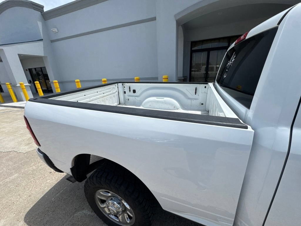 Used 2020 RAM 2500 Tradesman w/ Chrome Appearance Group AWD/4WD image 6