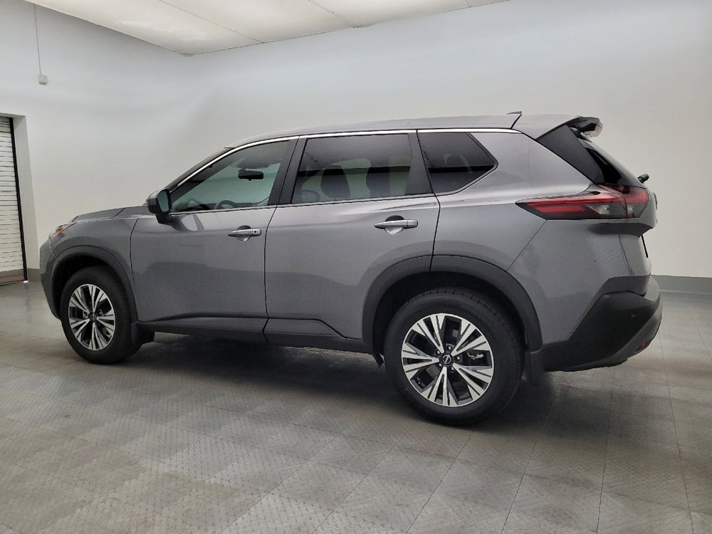 Used 2023 Nissan Rogue SV image 3