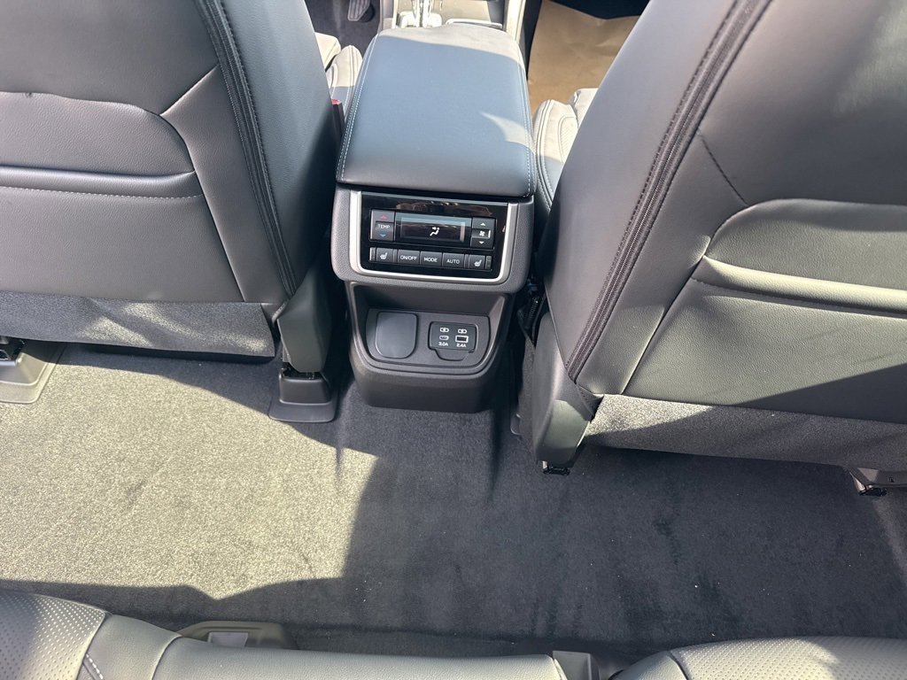New 2025 Subaru Ascent Limited image 28