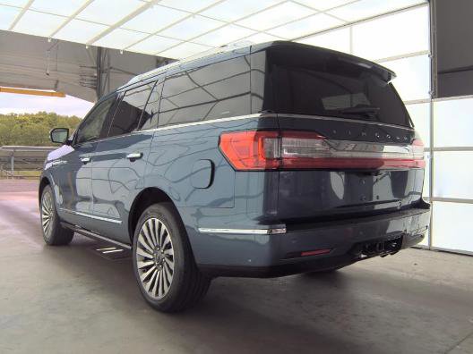 Used 2019 Lincoln Navigator Reserve w/ Cargo Package AWD/4WD image 2