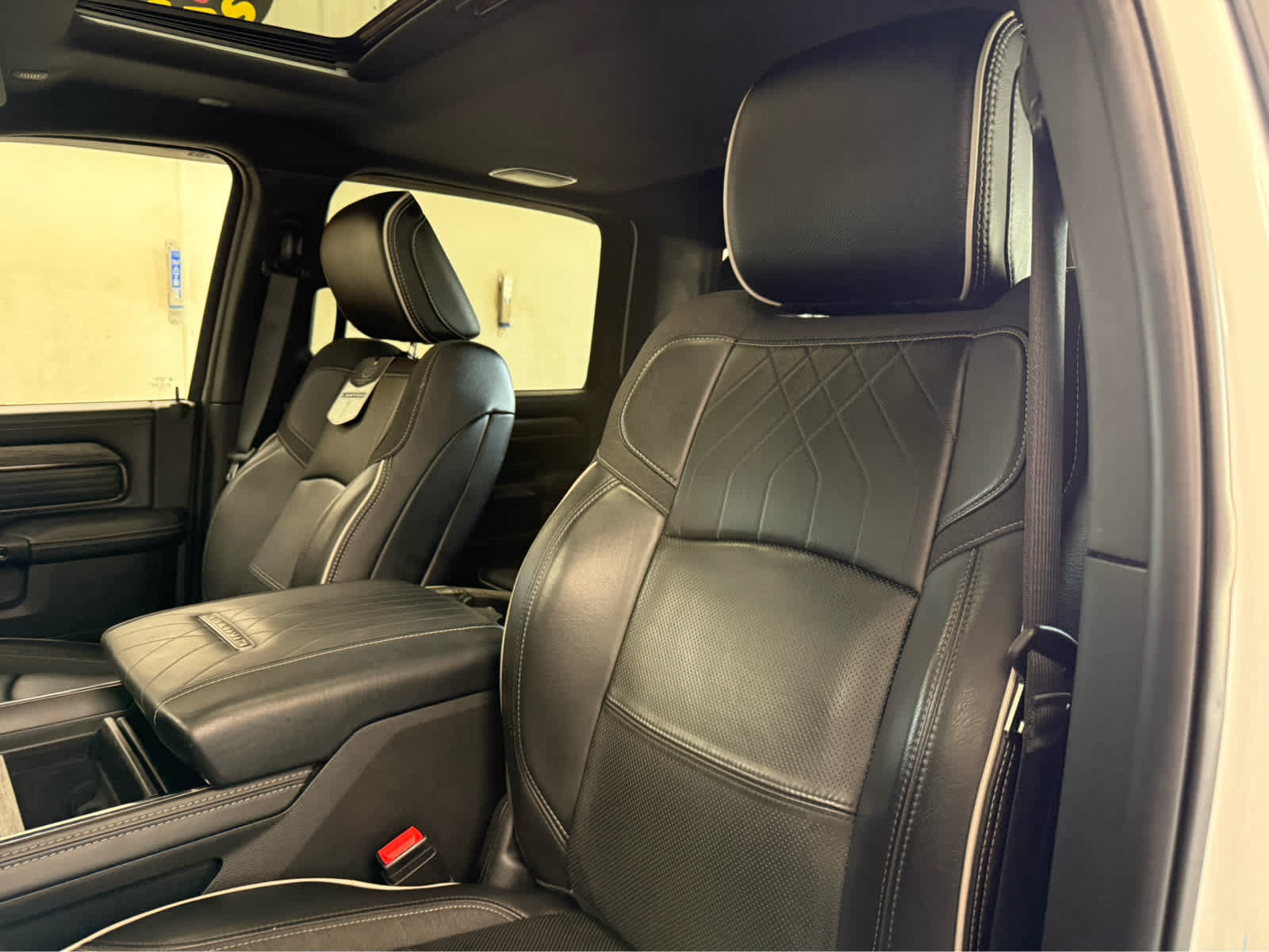 Used 2025 RAM 3500 Limited AWD/4WD image 13