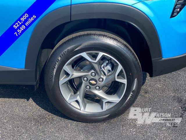 Used 2025 Chevrolet Trax LT FWD image 17