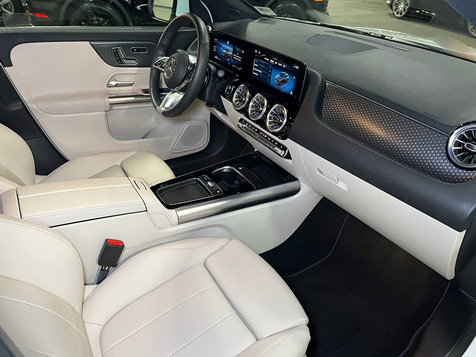 Certified 2025 Mercedes-Benz GLA 250 4MATIC image 12