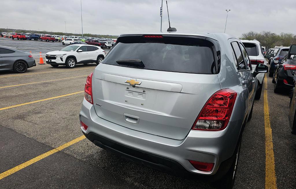 Used 2022 Chevrolet Trax LS w/ Tint and Cruise Package image 3