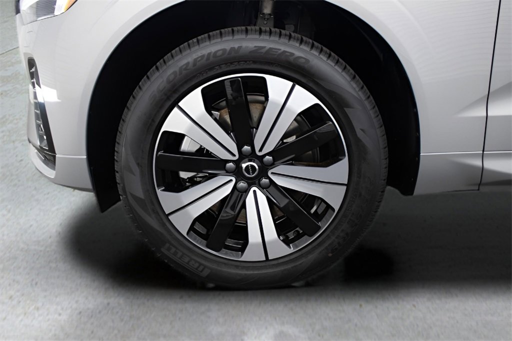 Certified 2025 Volvo XC60 T8 Core w/ Protection Package Premier image 7