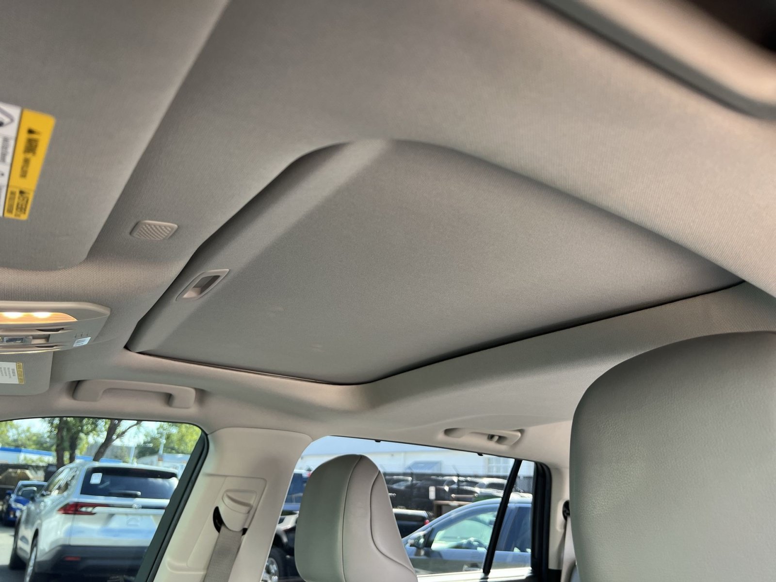 Used 2022 Toyota Highlander XLE AWD/4WD image 24