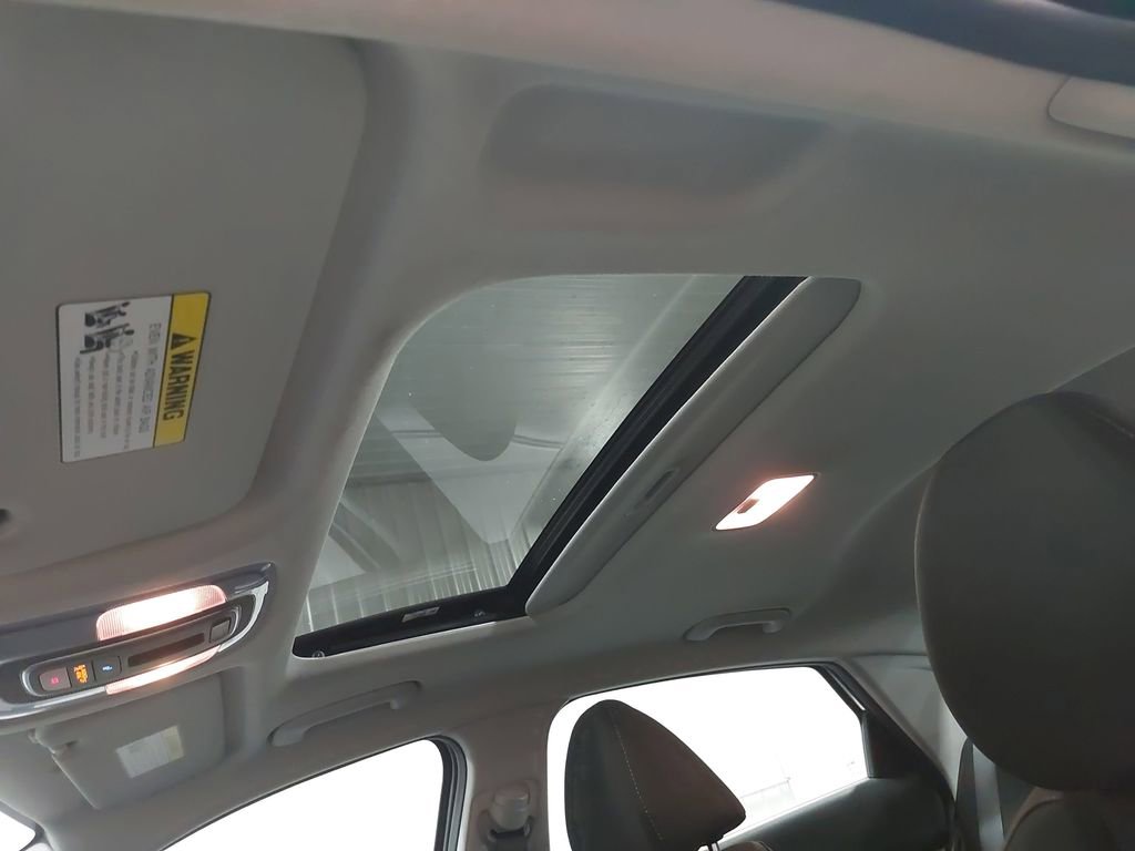 Certified 2025 Hyundai Elantra SEL image 30