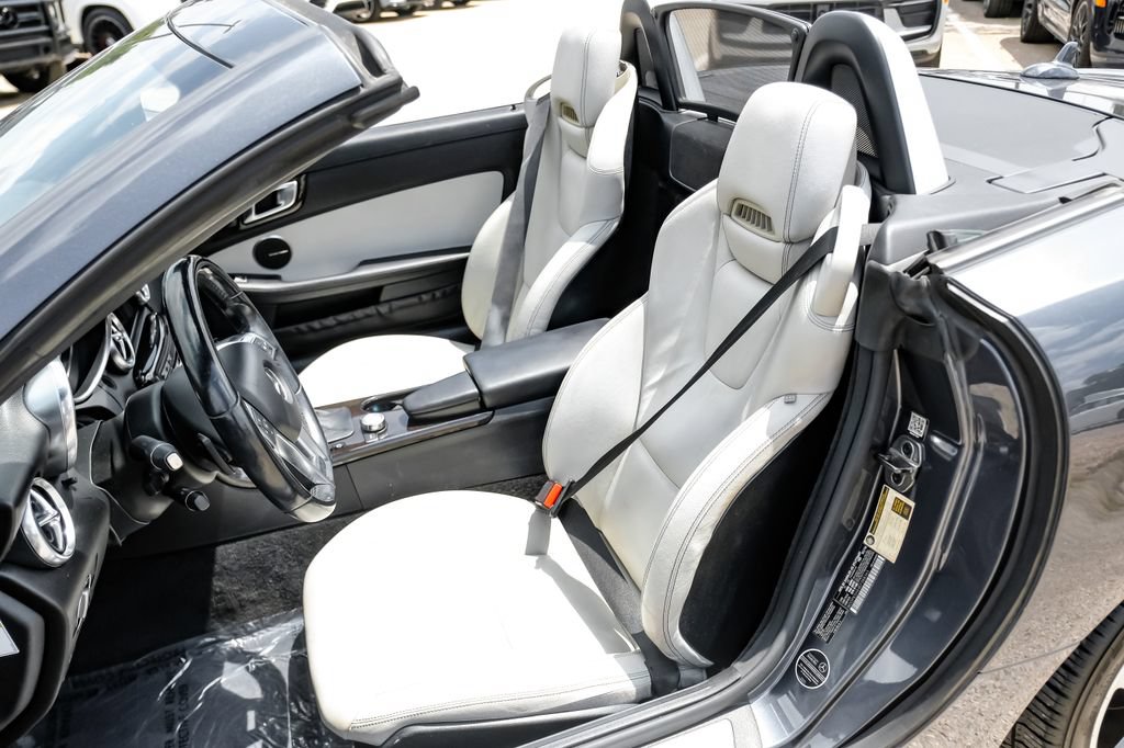 Used 2014 Mercedes-Benz SLK 350 image 25