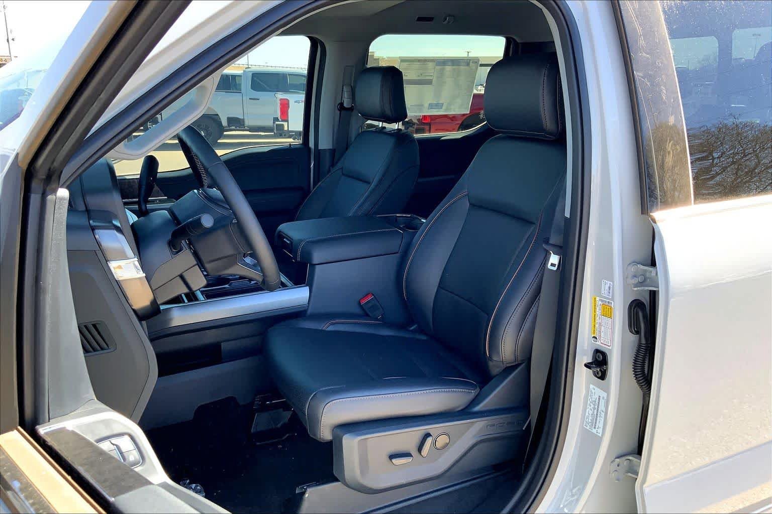 New 2026 Ford F250 Lariat w/ Chrome Package image 9