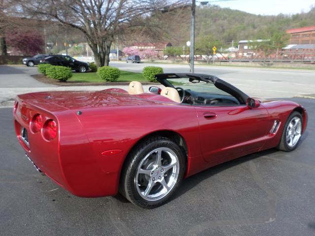 Used 2004 Chevrolet Corvette Convertible w/ Preferred Equipment Group image 18